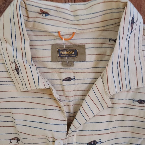 New Foundry Men Shirt FISHING LURES Beige Cotton Linen Sports Fly Fishing Sz LT - Picture 2 of 5